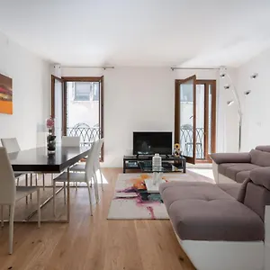 https://apartments-san-marco-square-with-terrace.hotelinveneto.com