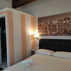 2* Pensión Relais Arco Della Pace