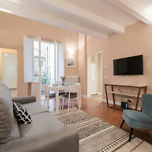 https://scala-apartments-via-borgo-pinti.it-tuscanyhotel.com